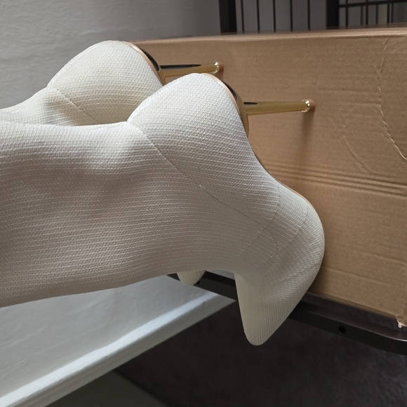 Heels - Picture 2 of 3